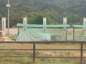 पाटन बसपार्क बन्यो स्थानीयको खर सुकाउने स्थल 